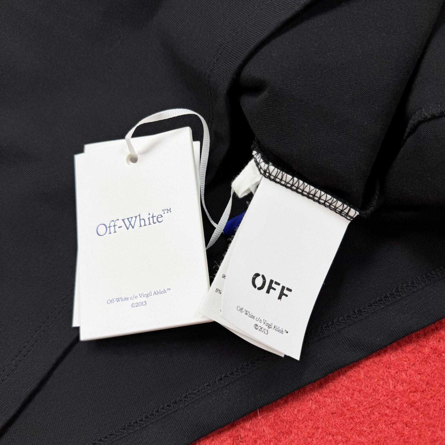 Off-White Spray Arrow T-Shirt - DopestKickz