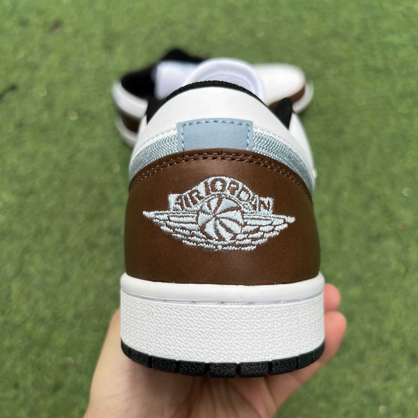 Air Jordan 1 Low    FQ7832-142 - DopestKickz