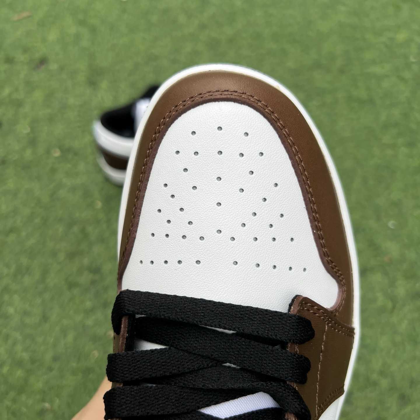 Air Jordan 1 Low    FQ7832-142 - DopestKickz
