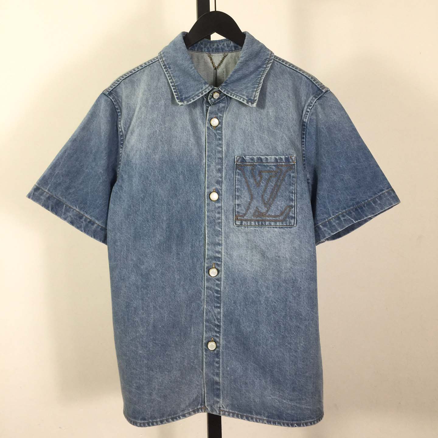 Louis Vuitton Short-Sleeved Denim Shirt  1AGJOP - DopestKickz