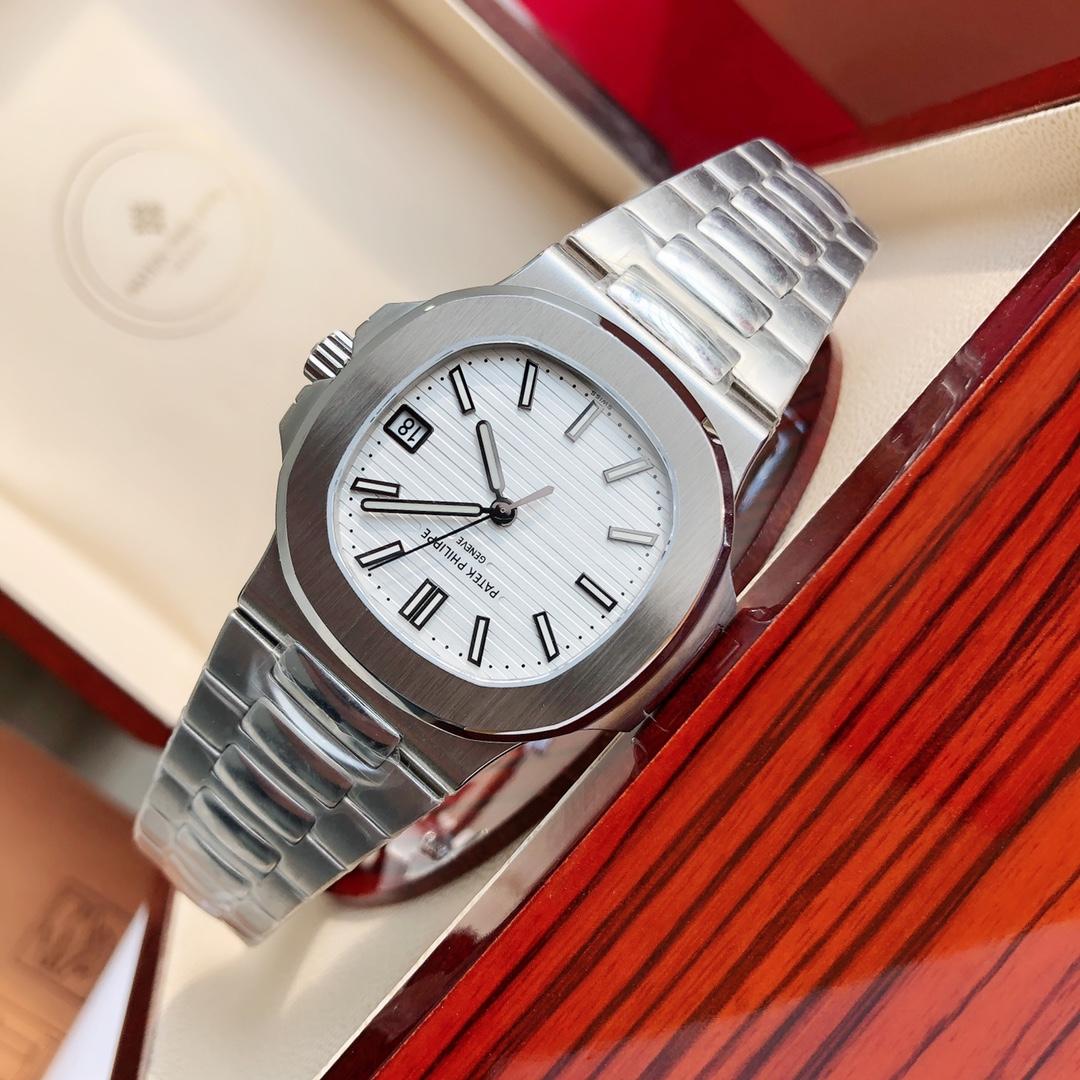 Patek Philippe Nautilus Mens 40mm 5711/1A - DopestKickz