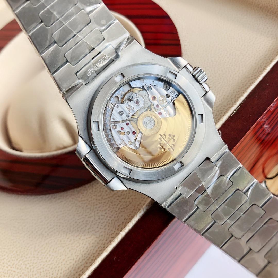 Patek Philippe Nautilus Mens 40mm 5711/1A - DopestKickz