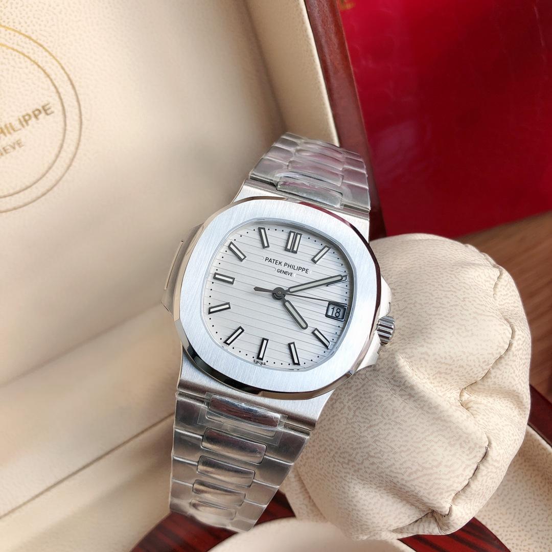 Patek Philippe Nautilus Mens 40mm 5711/1A - DopestKickz