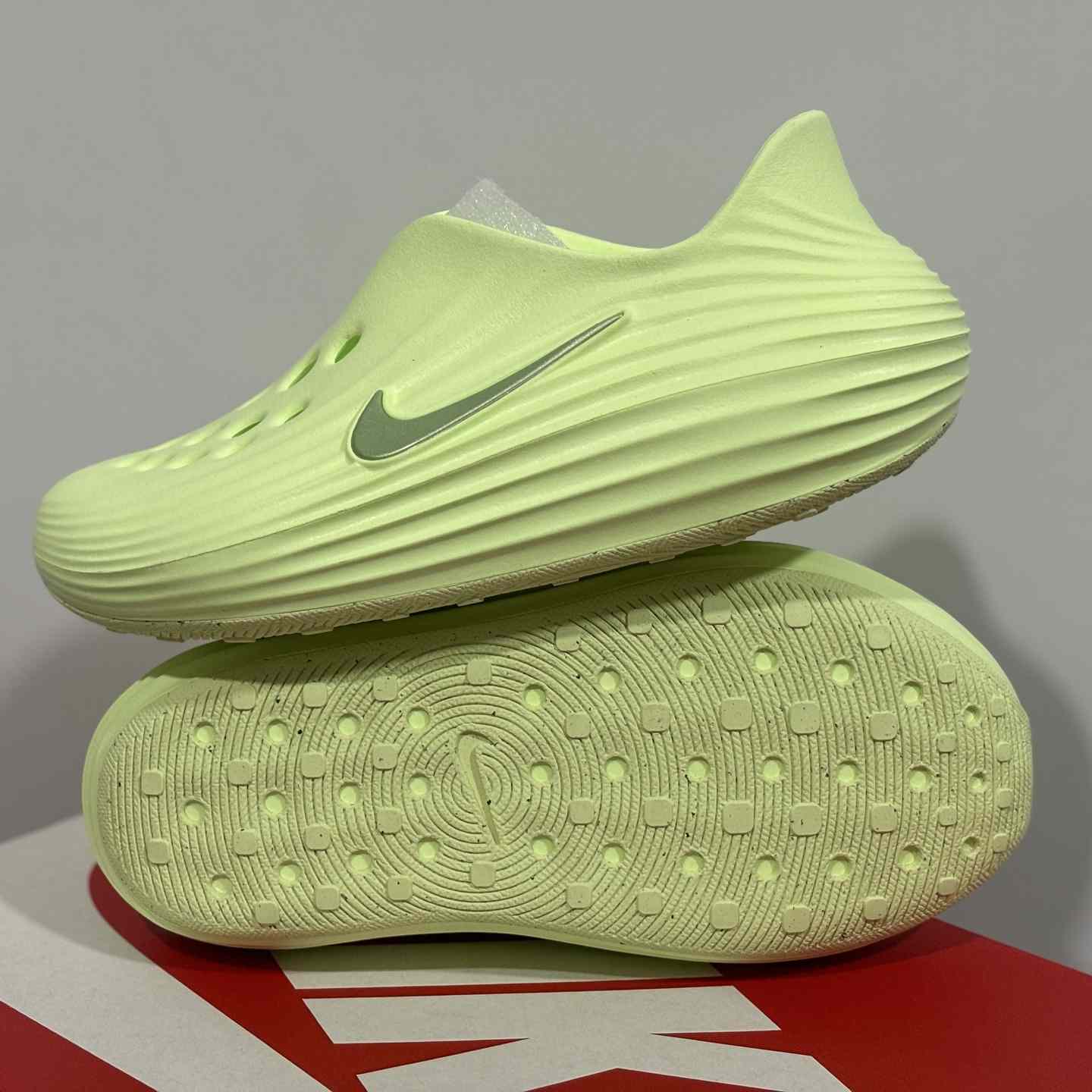 Nike ReactX Rejuven8    HV5062-700 - DopestKickz