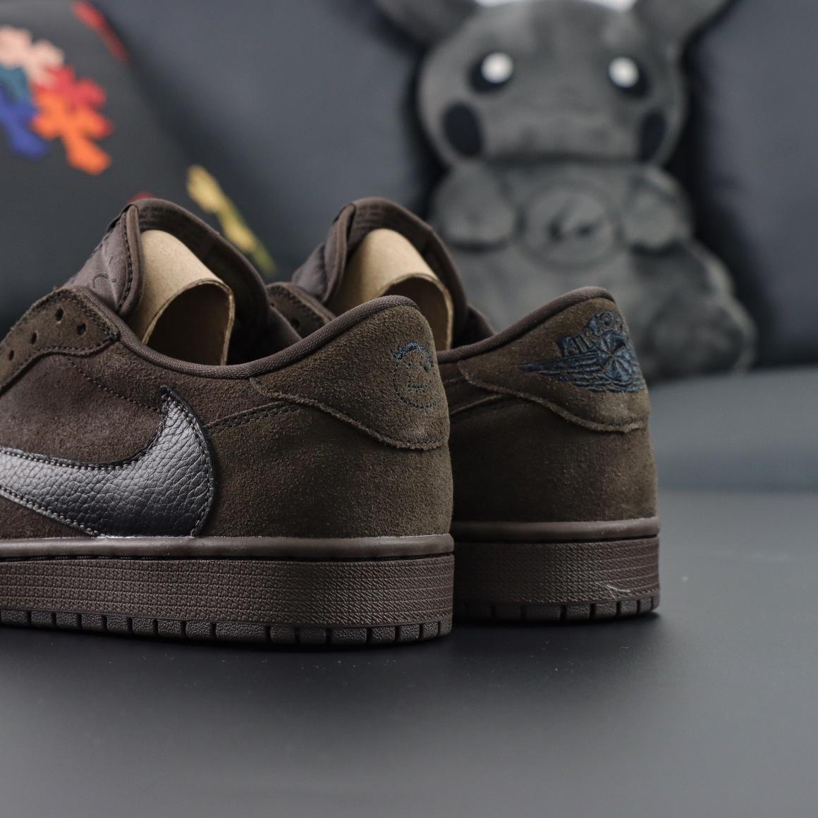 Travis Scott x Air Jordan 1 Low OG 