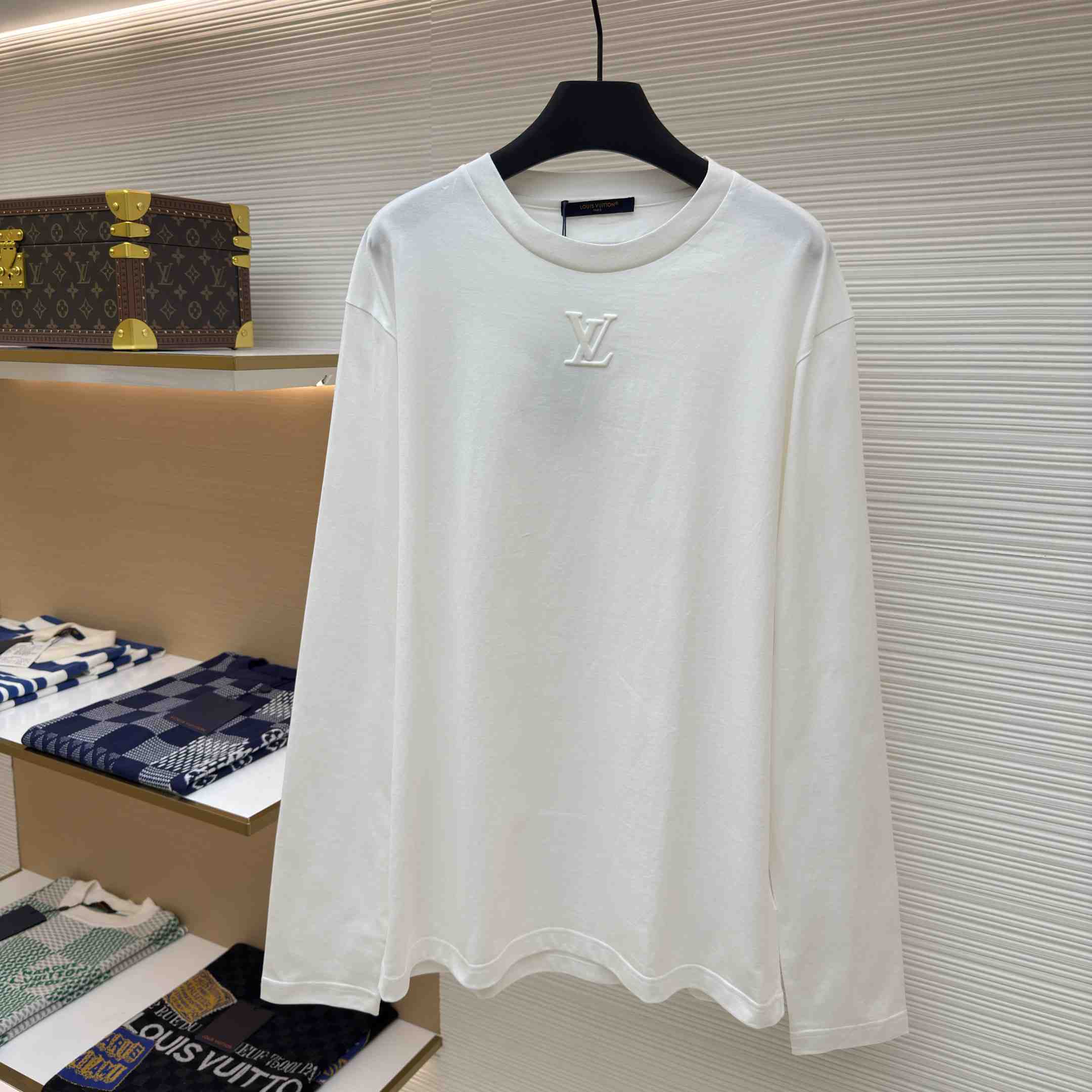 Louis Vuitton Embossed LV Long-Sleeved T-Shirt   1AIOIP - DopestKickz