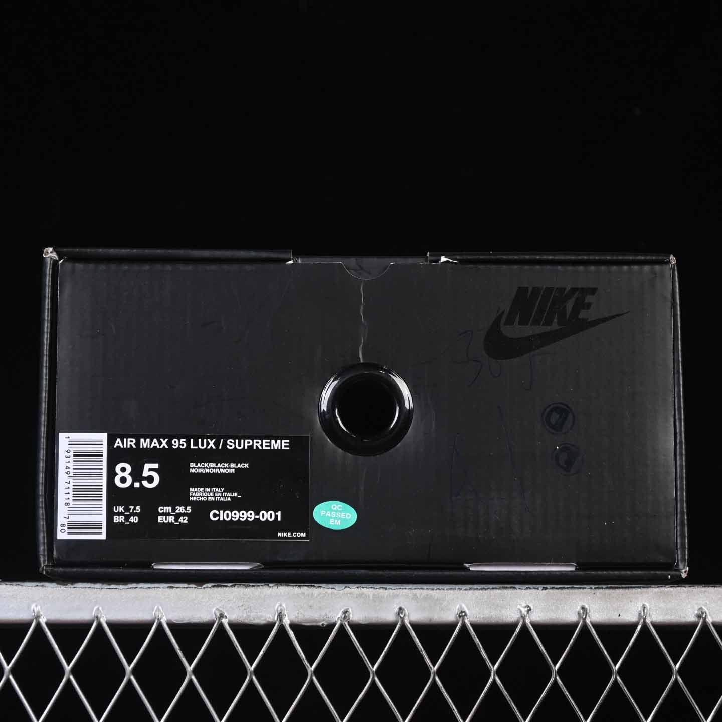 Supreme x Nike Air Max 95 Lux    CI0999-001 - DopestKickz
