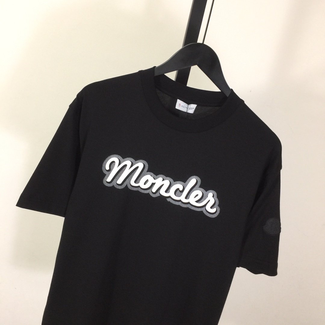 Moncler Logo T-Shirt - DopestKickz
