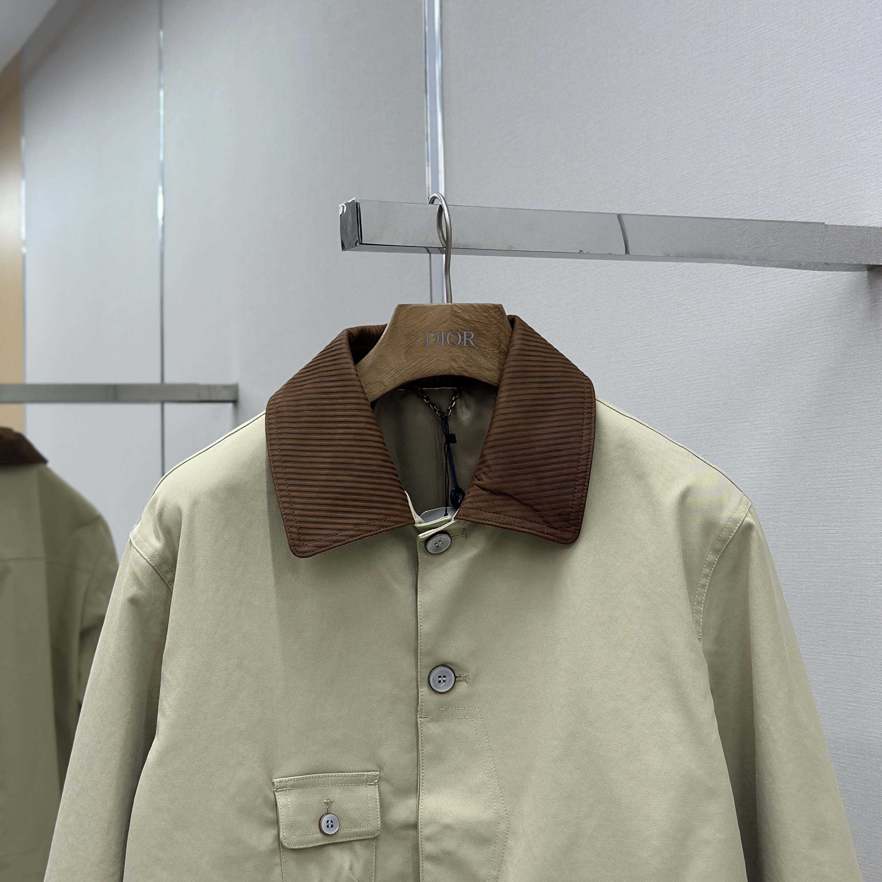 Louis Vuitton Workwear Gardening Jacket   1AILNW  - DopestKickz